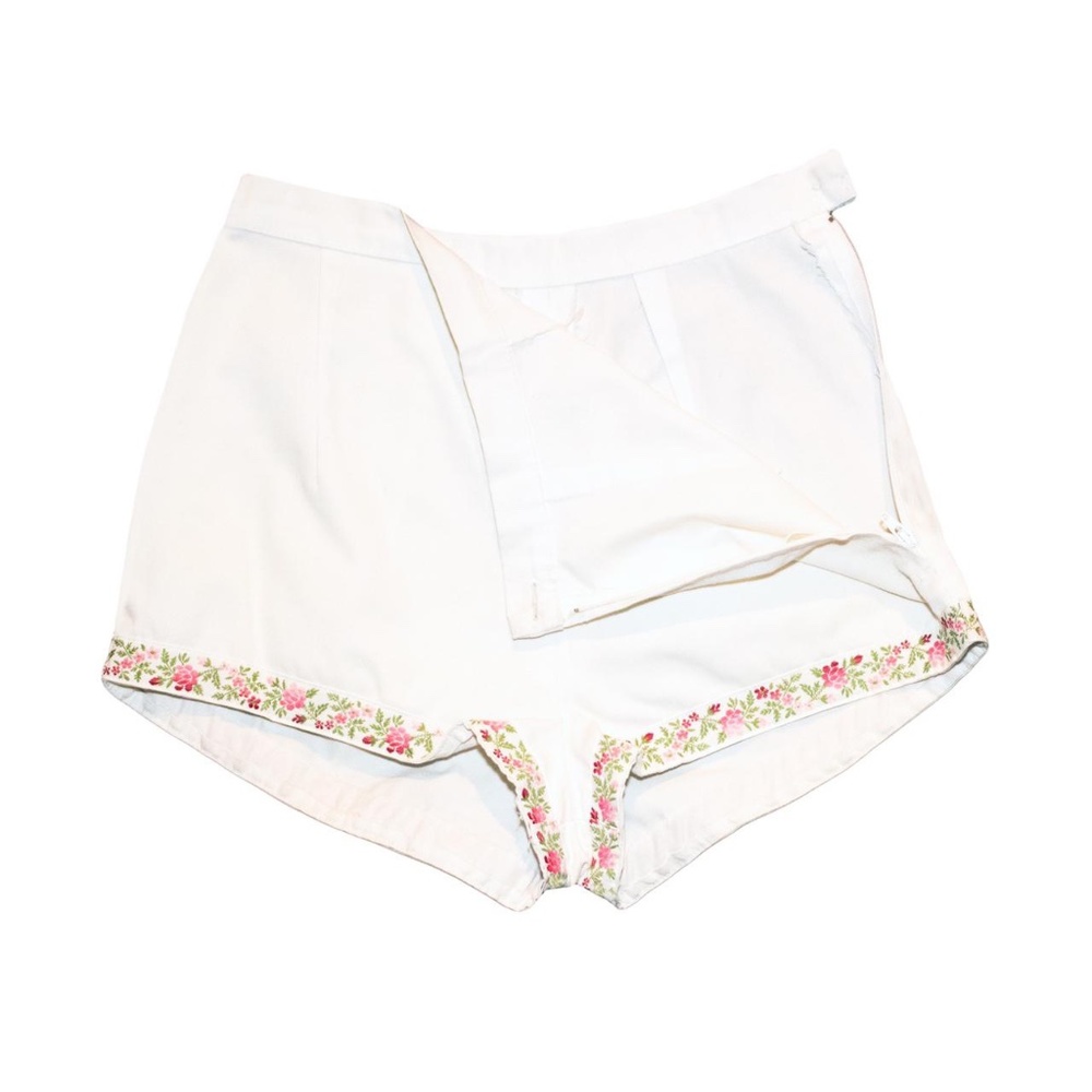 Vintage 1960’s White Cotton Highwaisted Hotpants With Pink Floral Trim Shorts